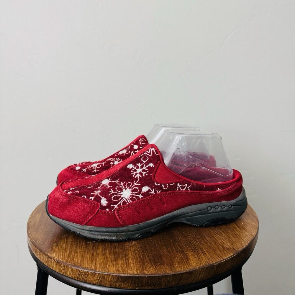 Easy Spirit Traveltime 339 Red And White Snowflake Slip On Shoes Women’s Size 8